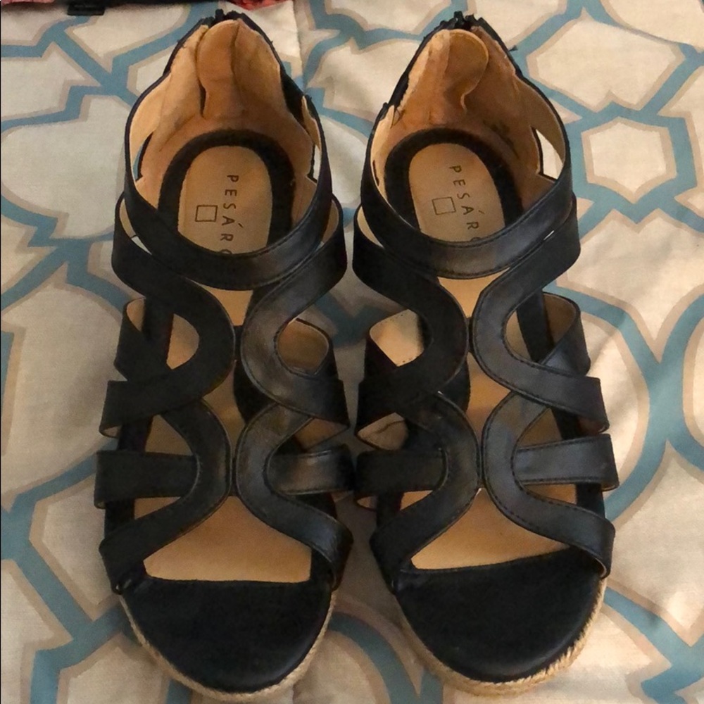 Black and Tan wedges 👡 - Picture 2 of 3